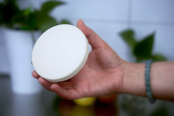 紙漿與纖維結合的螺旋蓋創(chuàng)意，該包裝專為化妝品、個人護理或家庭護理而設計