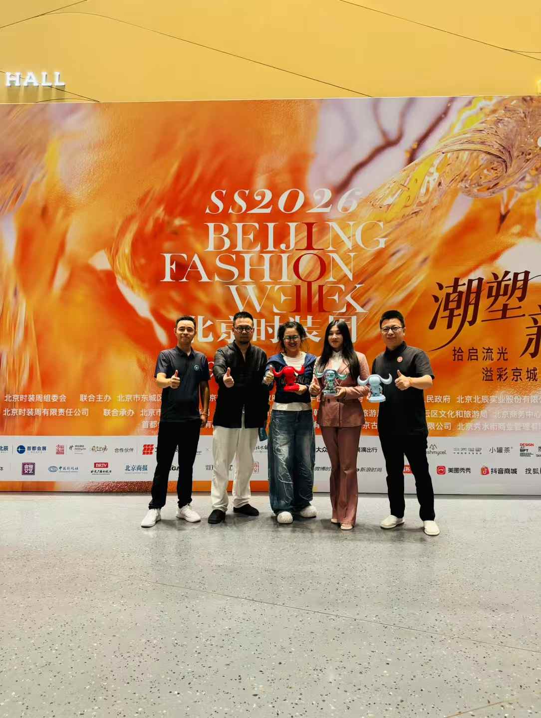 張珂嘉“醒獅”大秀亮相北京時裝周