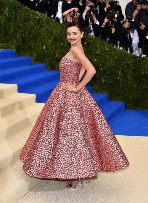 2017 Met Gala - 川久保玲：一位让全球明星们向她致敬的时装设计师