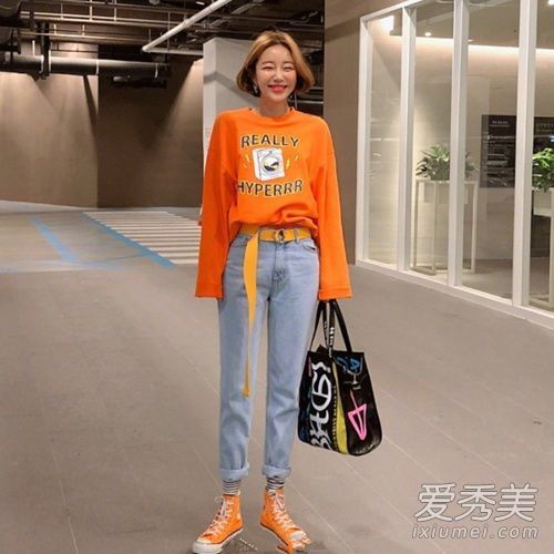 春天的亮眼色彩搭配 做一个随性酷女孩屋顶秧田工装